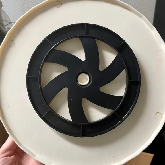 Rotating Storage Rack - Picture 3 of 10